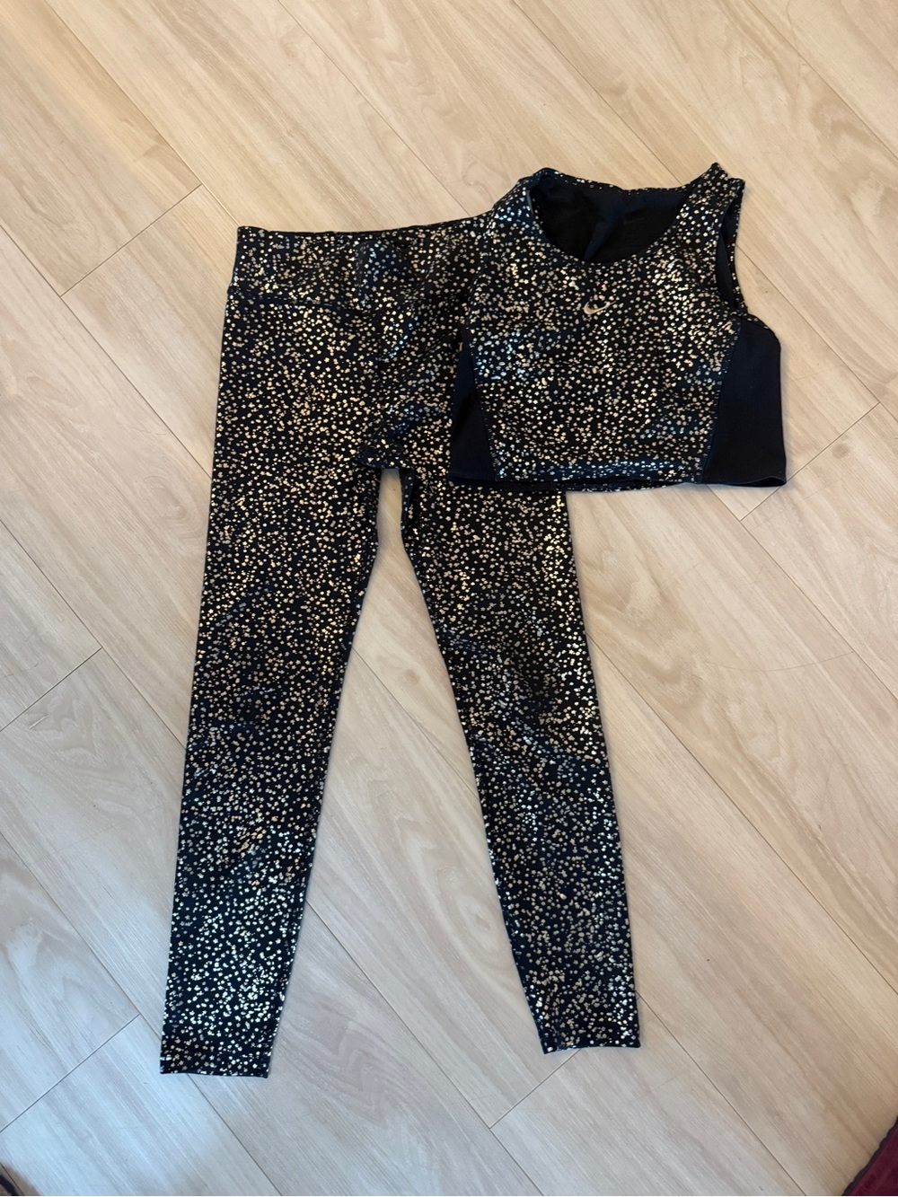 Nike Girls Black and Gold Star Active Set - Crop Top & Leggings